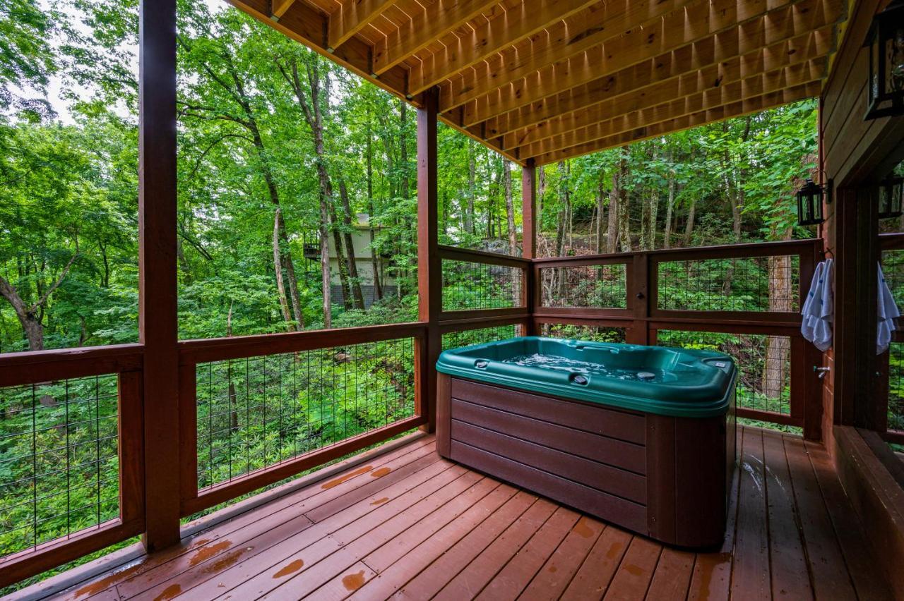 New Cozy Mountain Cabin Hot Tub Near Downtown ガトリンバーグ エクステリア 写真