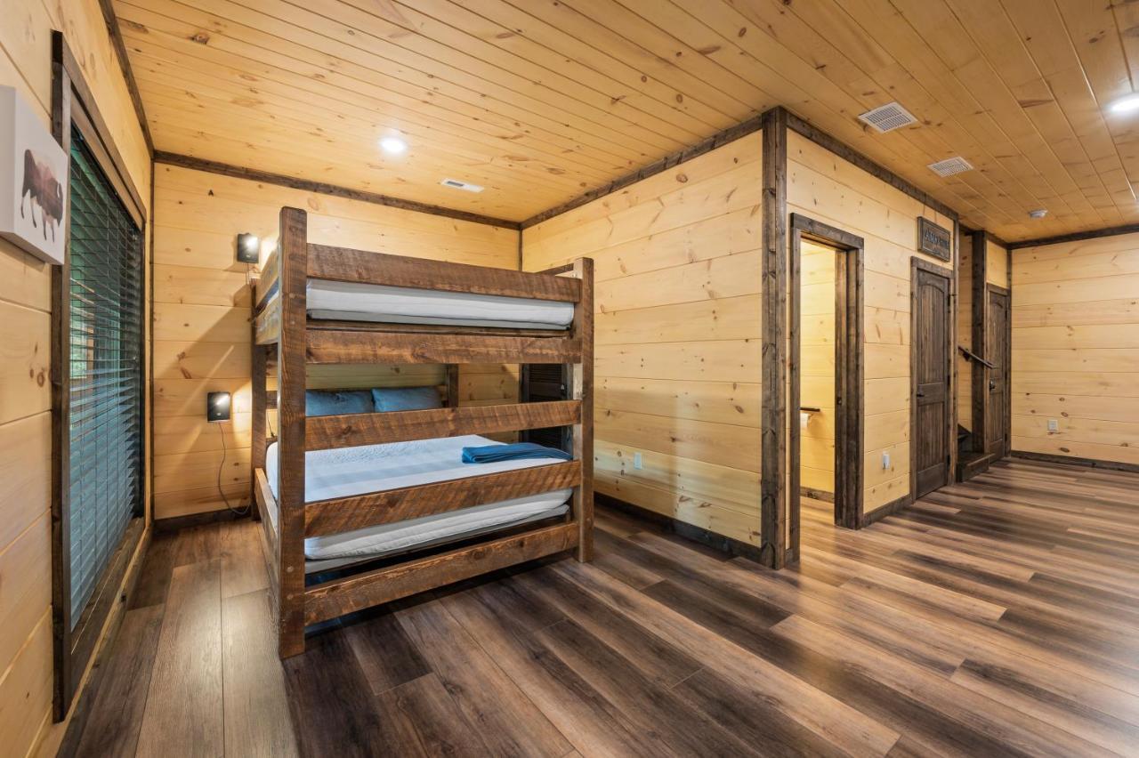 New Cozy Mountain Cabin Hot Tub Near Downtown ガトリンバーグ エクステリア 写真