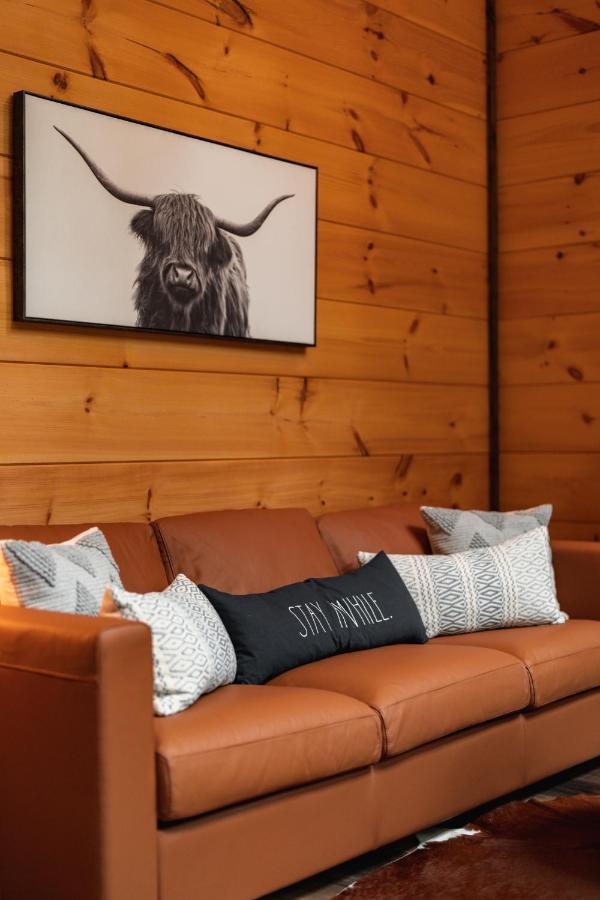 New Cozy Mountain Cabin Hot Tub Near Downtown ガトリンバーグ エクステリア 写真